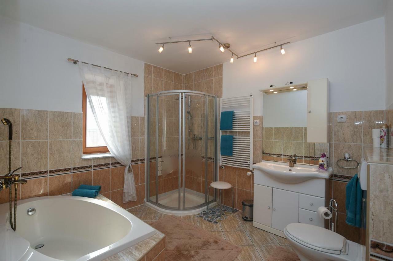 Haus Lucia Apartman Eger Kültér fotó